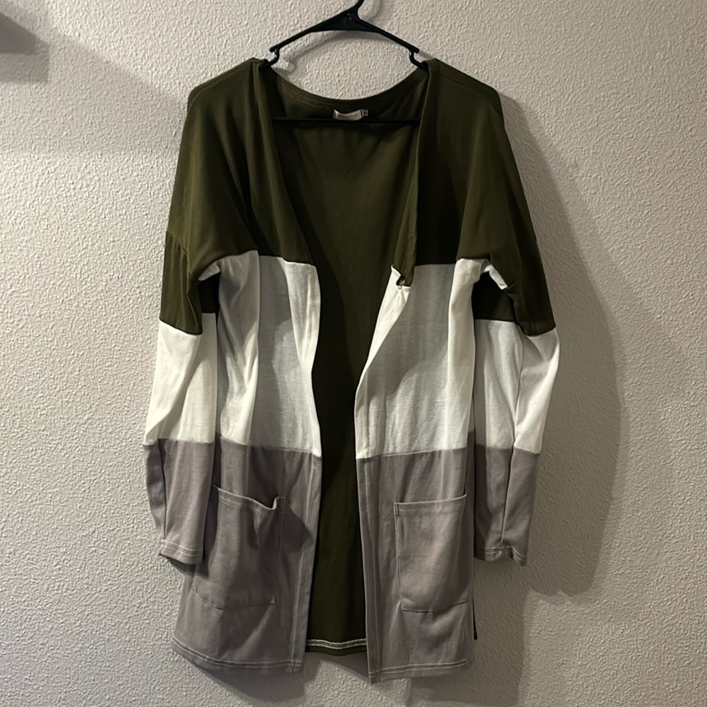 Miselon color block cardigan with pockets size small